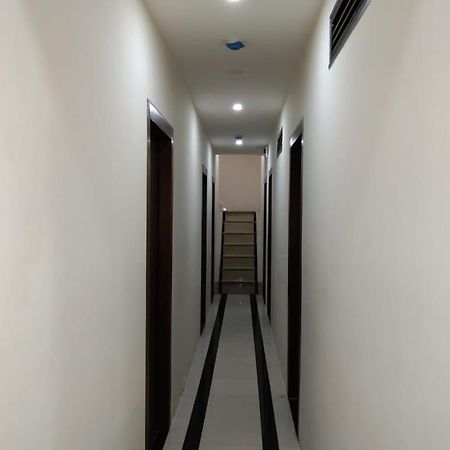 Sadguru Lodge Mumbai Exterior photo
